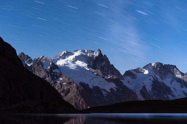 Startrail sur la Meije